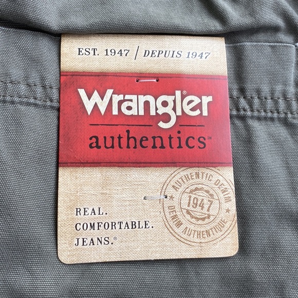 WRANGLER Authentic Cargo 6 Pockets Shorts Size 48 Color Gray Brand New With Tags - Picture 8 of 11